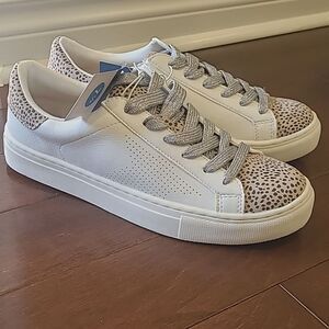 Universal THREAD CADEY MEMPRY FOAM SNEAKERS NEW 7.5